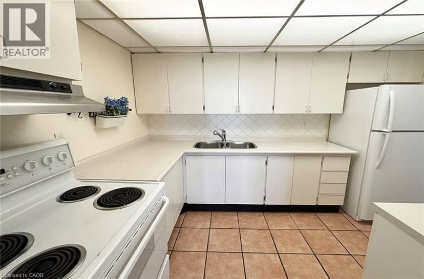 20 SPEERS Road Unit# 1004 — photo 12 of 27