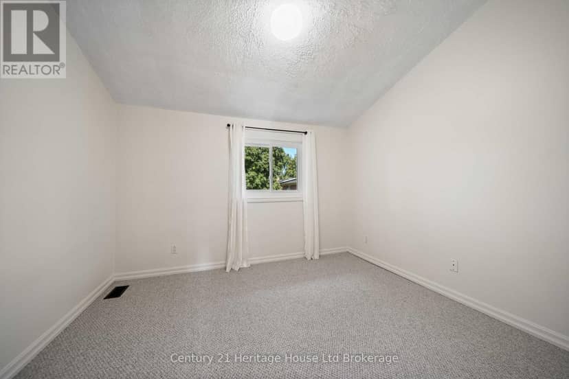 130 - 1090 Kipps Lane — photo 12 of 25