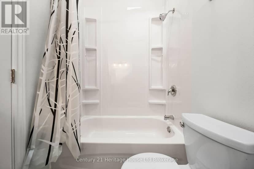 130 - 1090 Kipps Lane — photo 16 of 25