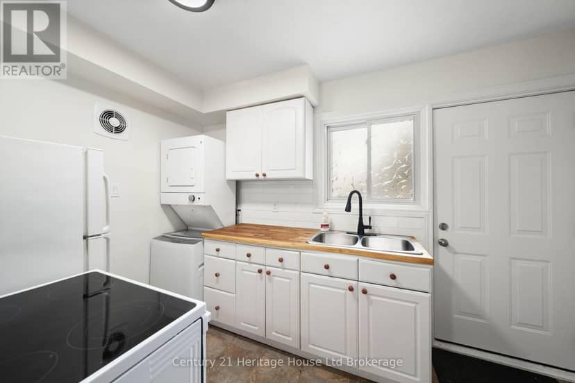 130 - 1090 Kipps Lane, London East, photo 3