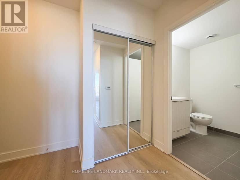 2507 - 89 McGill Street — photo 17 of 40