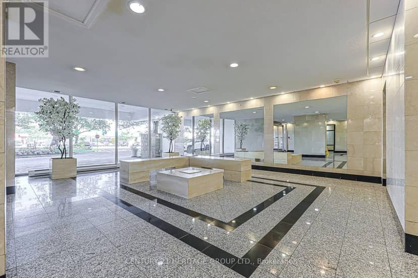 502 - 1 Royal Orchard Boulevard, Markham, photo 2
