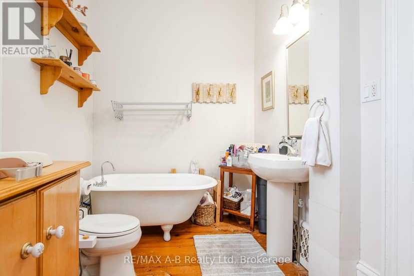241 Mornington Street — photo 32 of 40