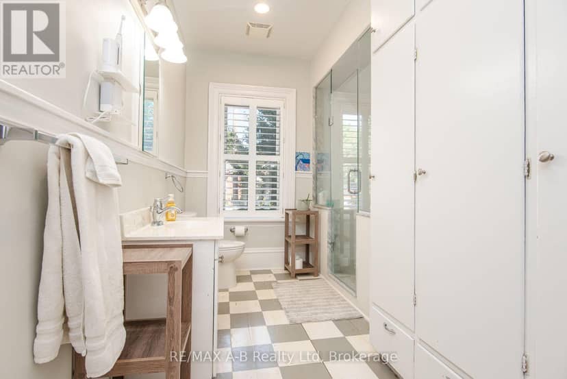 241 Mornington Street — photo 39 of 40