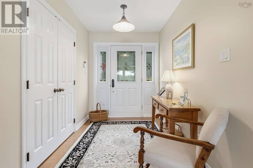 20 Sunny Point Lane — photo 2 of 40