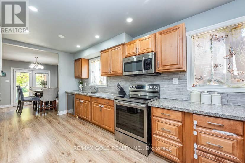 88 Nanport Street — photo 13 of 39
