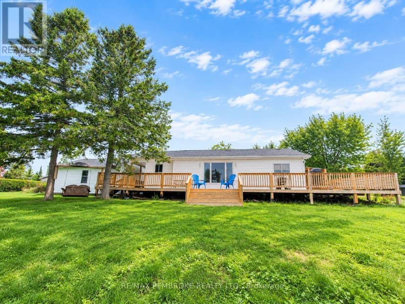 2066 La Passe Road, Whitewater Region