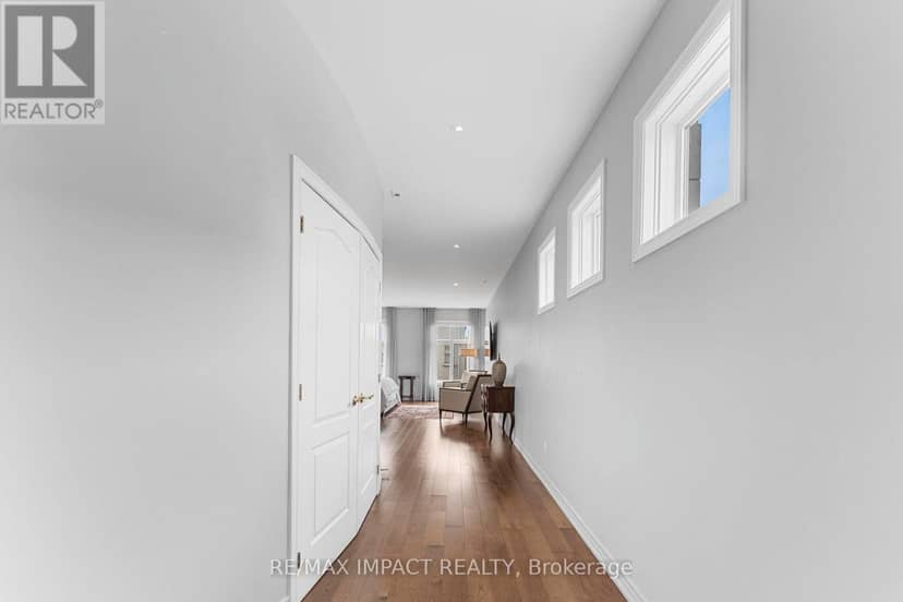13 - 260 Russell Hill Road — photo 24 of 40