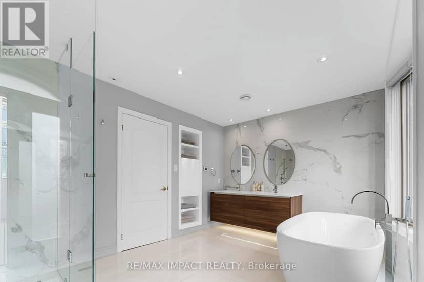 13 - 260 Russell Hill Road — photo 28 of 40