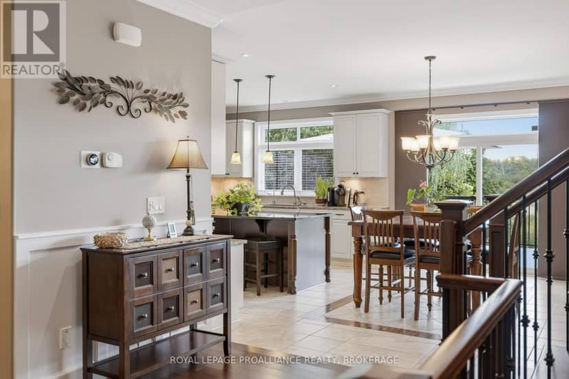 633 Fieldstone Drive — photo 9 of 40