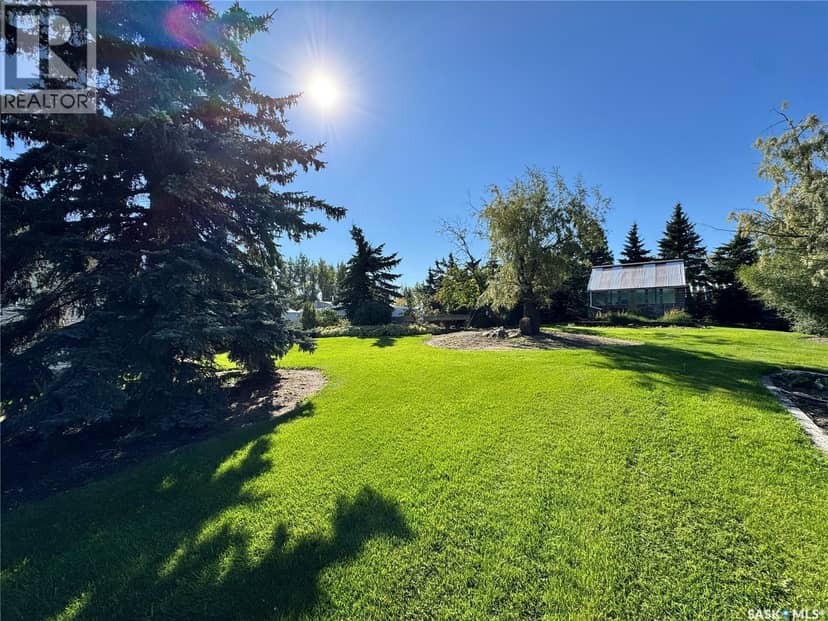 2 Quarters & Beautiful Yard Site Near Wapella — photo 26 of 40