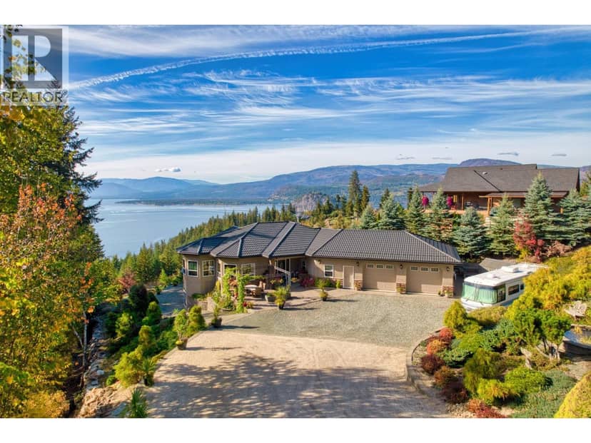 3676 McBride Road, Blind Bay