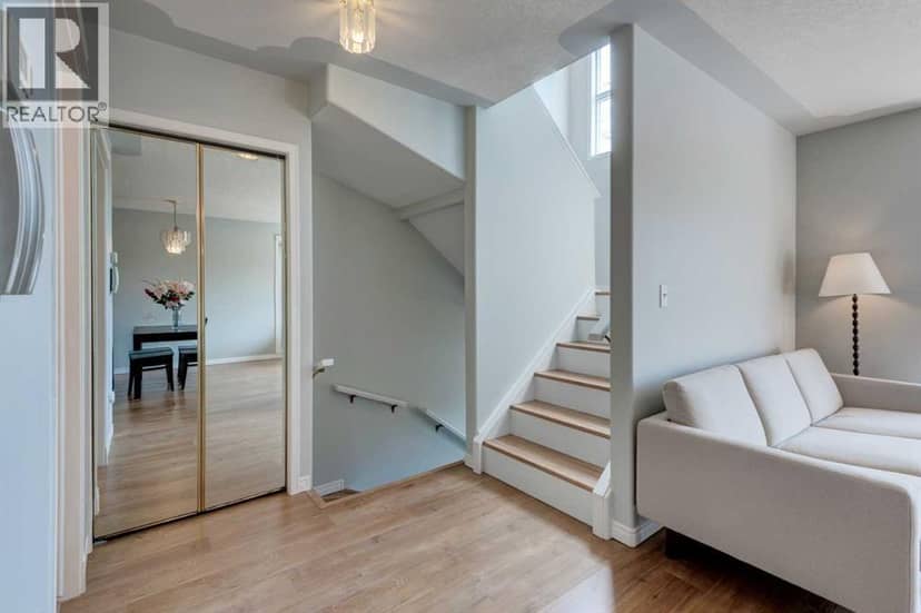 128 22 Avenue NW, Calgary, photo 3