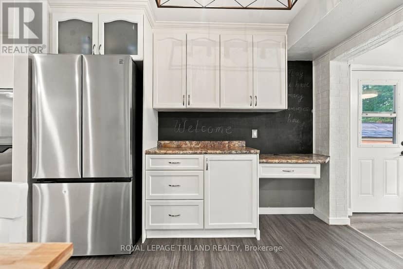 438 Magnolia Crescent — photo 17 of 40