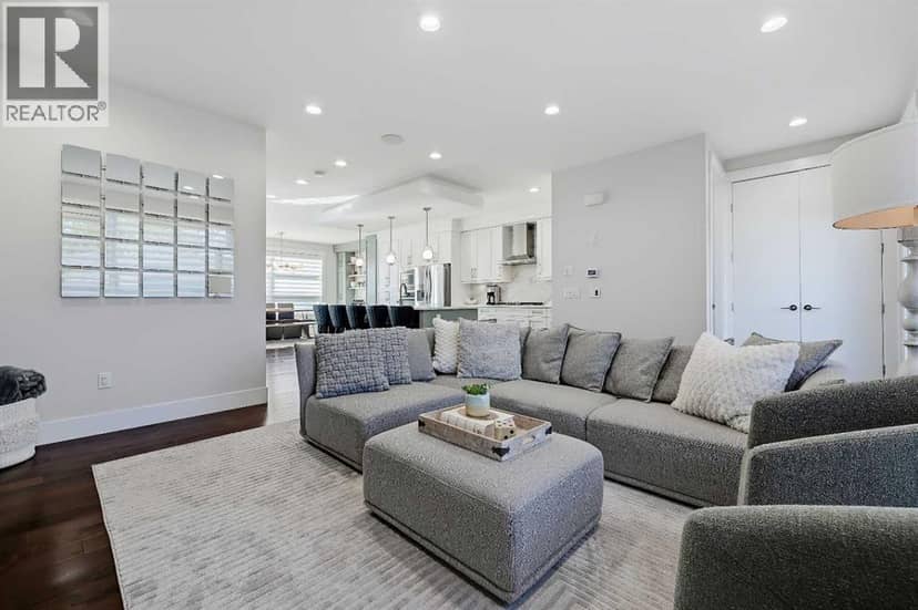 3006 14 Avenue SW — photo 15 of 40