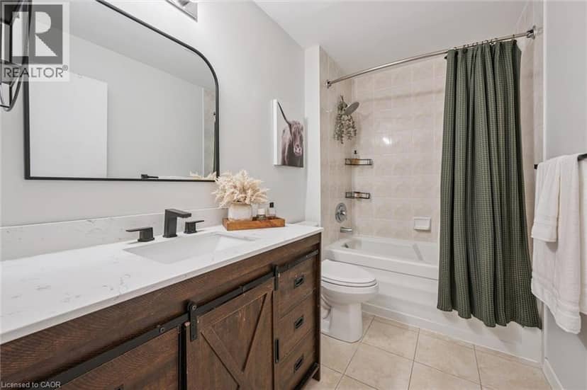 410 KING Street W Unit# 112 — photo 18 of 29