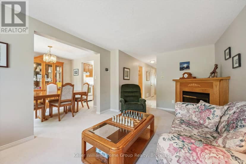63 Boulder Crescent — photo 11 of 40