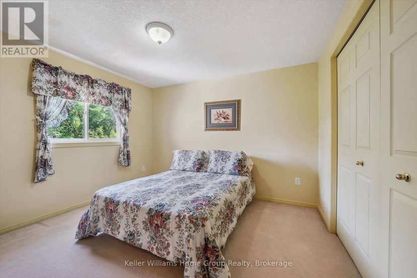 63 Boulder Crescent — photo 23 of 40