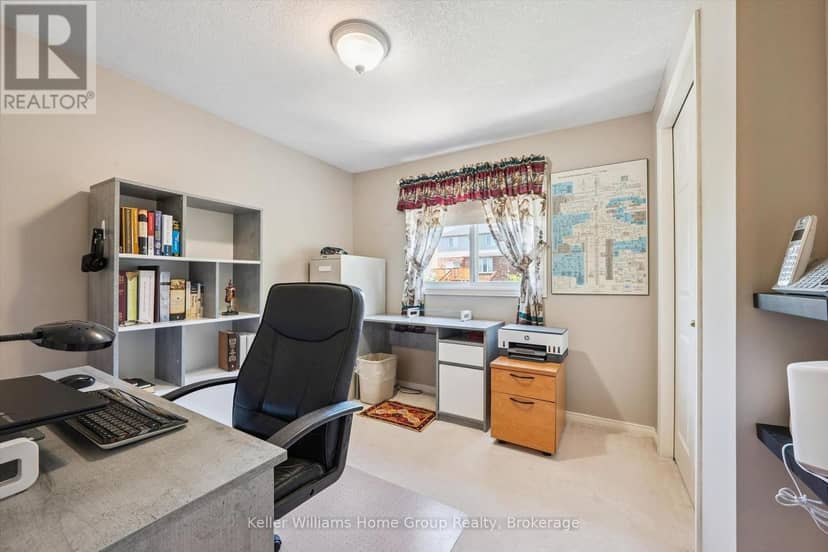 63 Boulder Crescent — photo 24 of 40