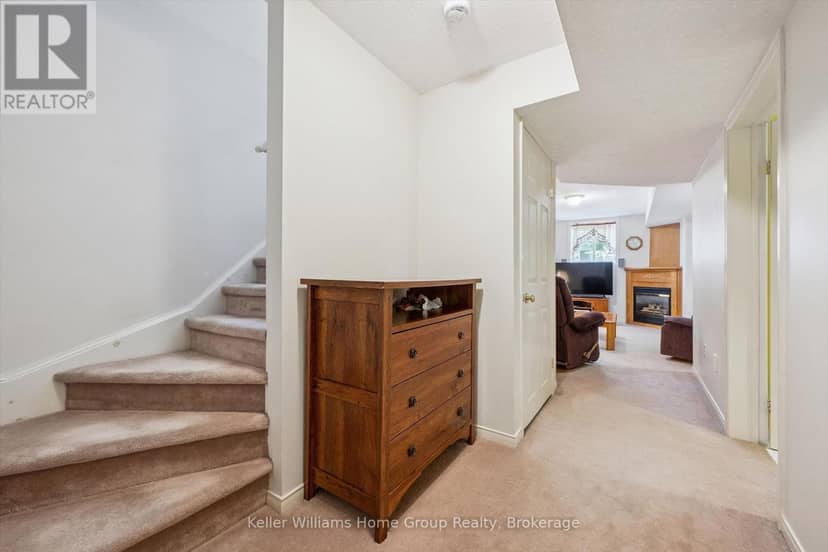 63 Boulder Crescent — photo 26 of 40