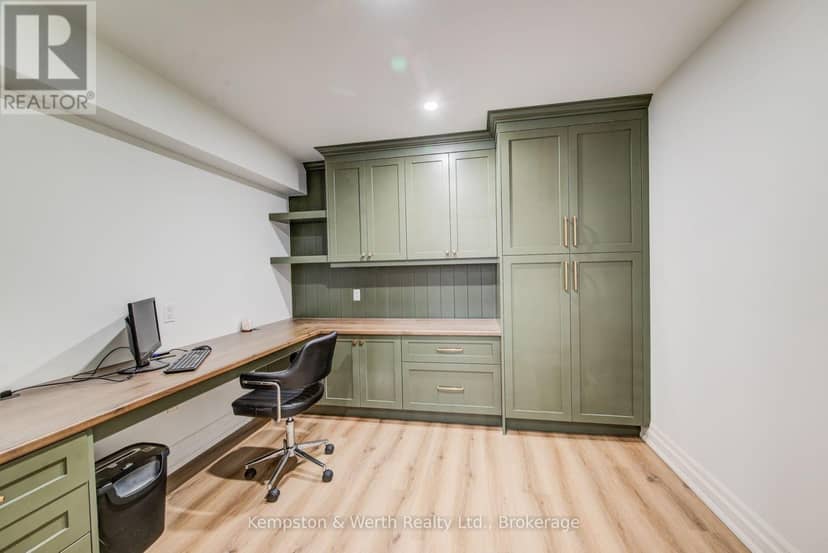 24 Gilmer Crescent — photo 34 of 40