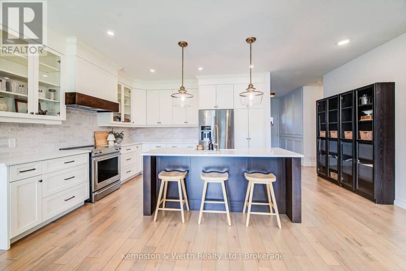 24 Gilmer Crescent — photo 9 of 40