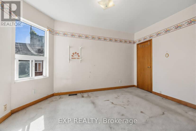 511 Carlaw Avenue — photo 10 of 29