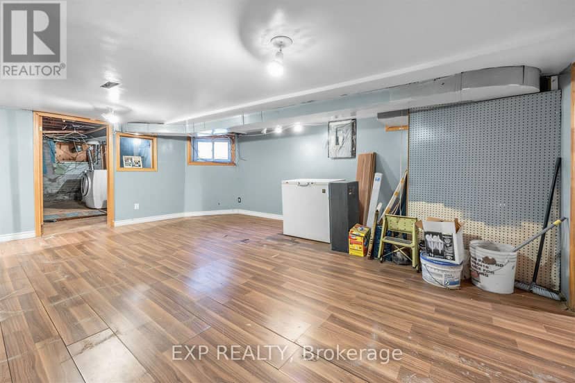 511 Carlaw Avenue — photo 15 of 29