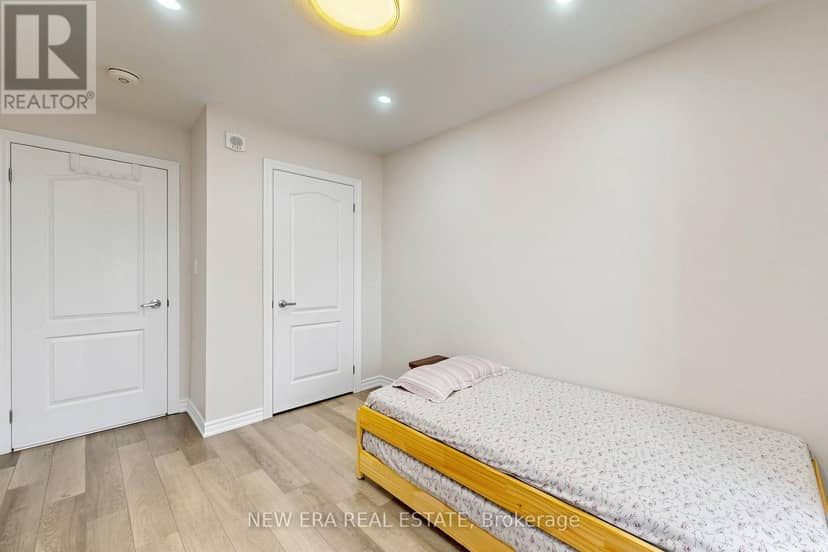 216 - 3865 Major Mackenzie Drive W — photo 18 of 23