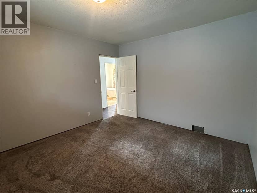 806 5th AVENUE SW — photo 10 of 20