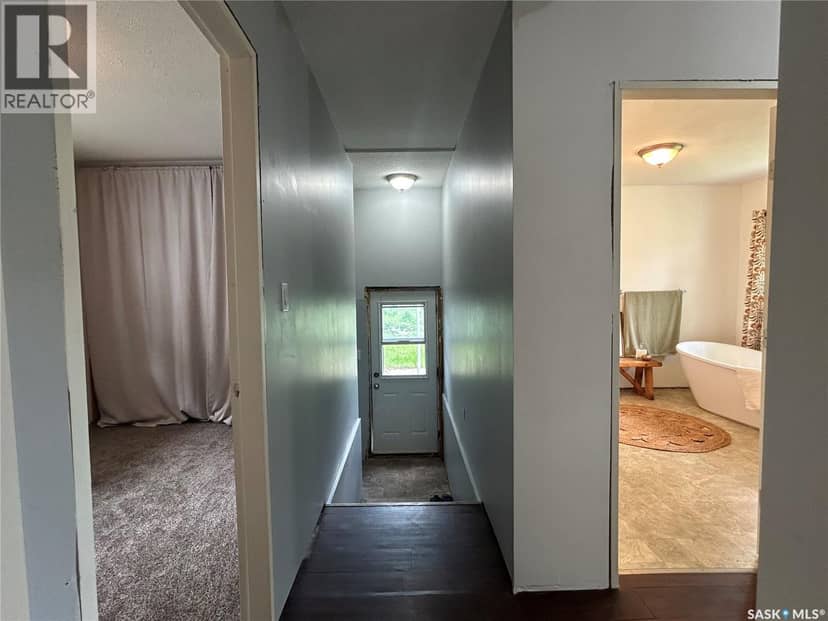 806 5th AVENUE SW — photo 17 of 20