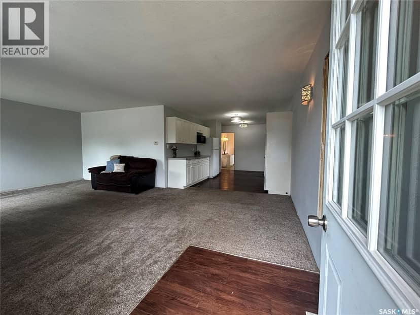 806 5th AVENUE SW, Moose Jaw, photo 3