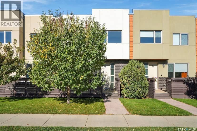 24 103 Willis CRESCENT — photo 2 of 40