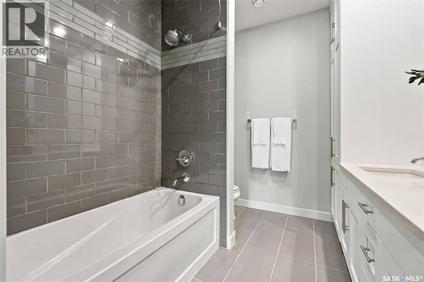 24 103 Willis CRESCENT — photo 35 of 40