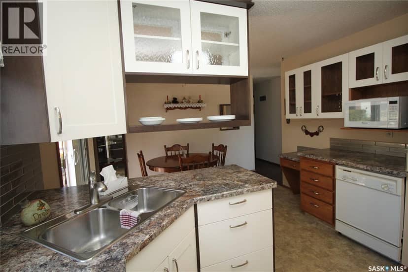 15 Schwager CRESCENT — photo 4 of 31