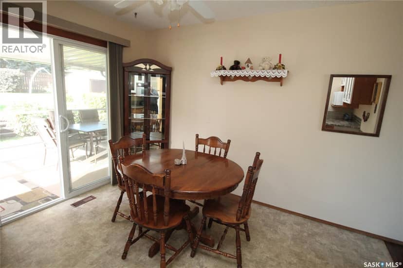 15 Schwager CRESCENT — photo 5 of 31