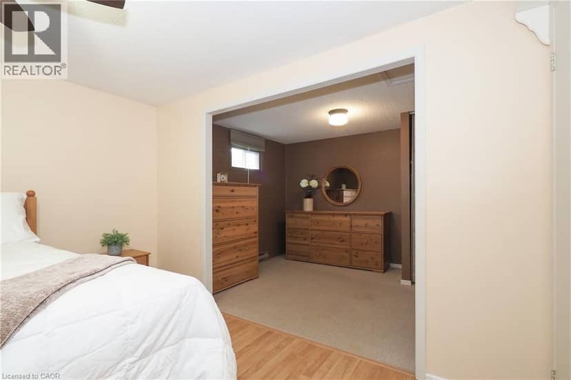 219 FOXHUNT Road — photo 15 of 39
