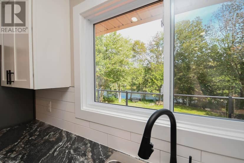 279 Lockview Road, Fall River, photo 6