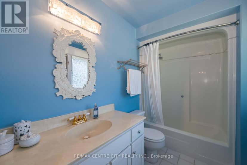 255 Mill Pond Crescent — photo 34 of 40