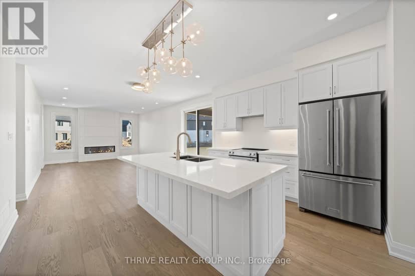 4275 Sagebrush Crescent — photo 5 of 30
