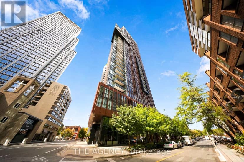401 - 32 Davenport Road — photo 2 of 22