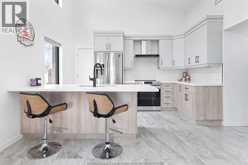 687 Assumption Street — photo 10 of 32