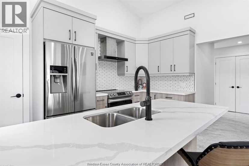 687 Assumption Street — photo 11 of 32