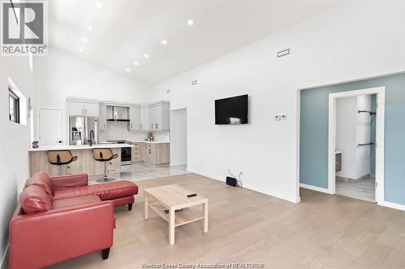 687 Assumption Street — photo 8 of 32