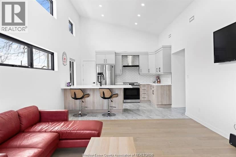 687 Assumption Street — photo 9 of 32