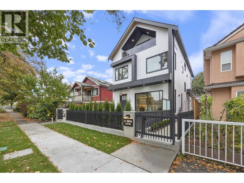 2 2070 E 26TH AVENUE, Vancouver