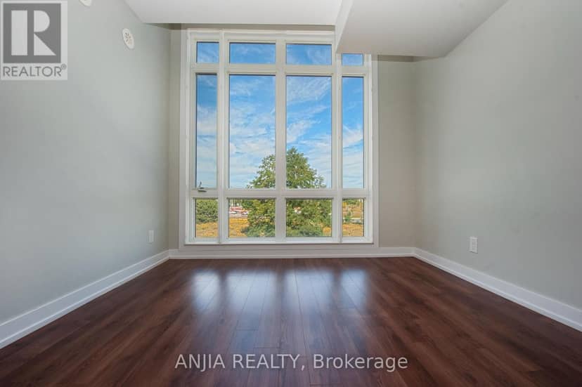 207 - 10 Dunsheath Way — photo 19 of 40