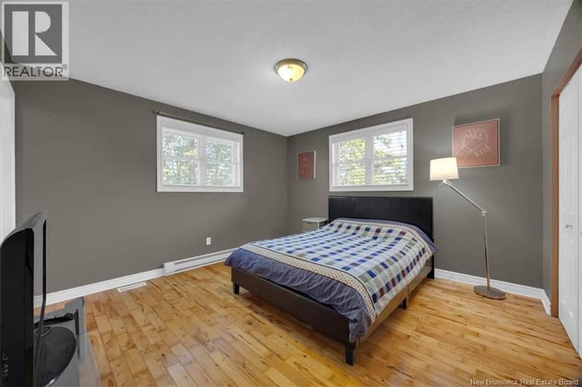 89 Ashfield Drive — photo 9 of 35