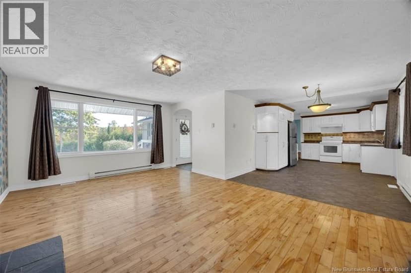 89 Ashfield Drive — photo 4 of 35