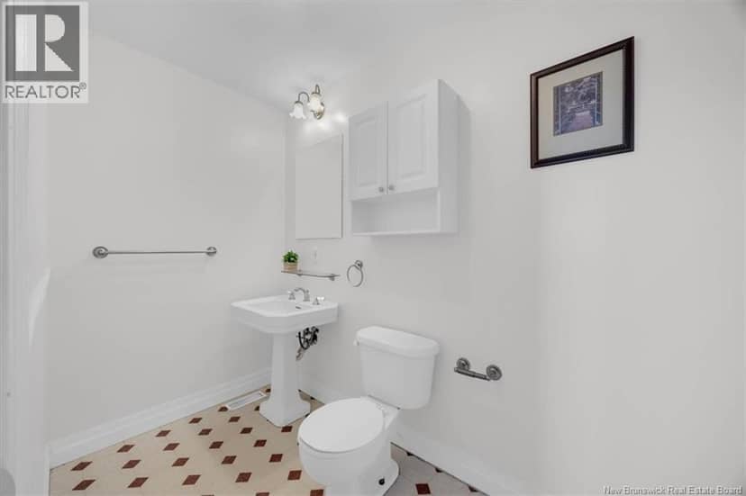 89 Ashfield Drive — photo 11 of 35